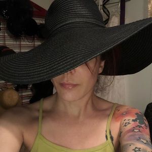 Straw hat black oversized